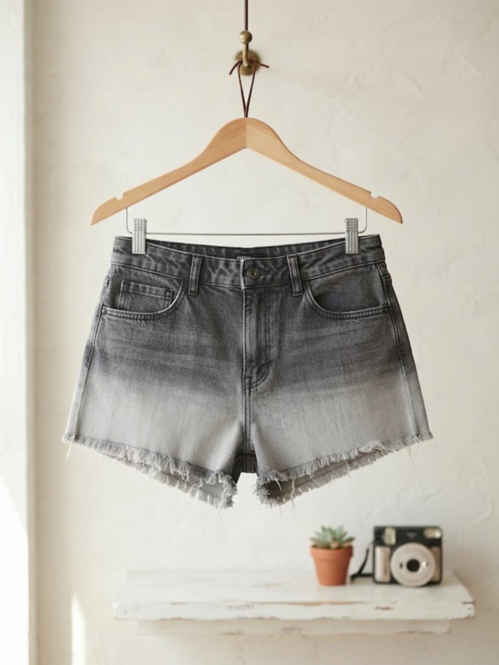 Forever 21 Ombre Denim Shorts Raw Hem Distressed Grey Size 30